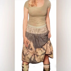 Cabi Treasure skirt size 6 100% cotton Y2K phoebe style summer skirt